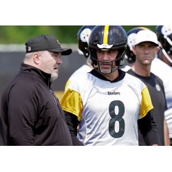 Aaron Rodgers ilmoitti lopettavansa uransa jo ennen uuden kauden alkua